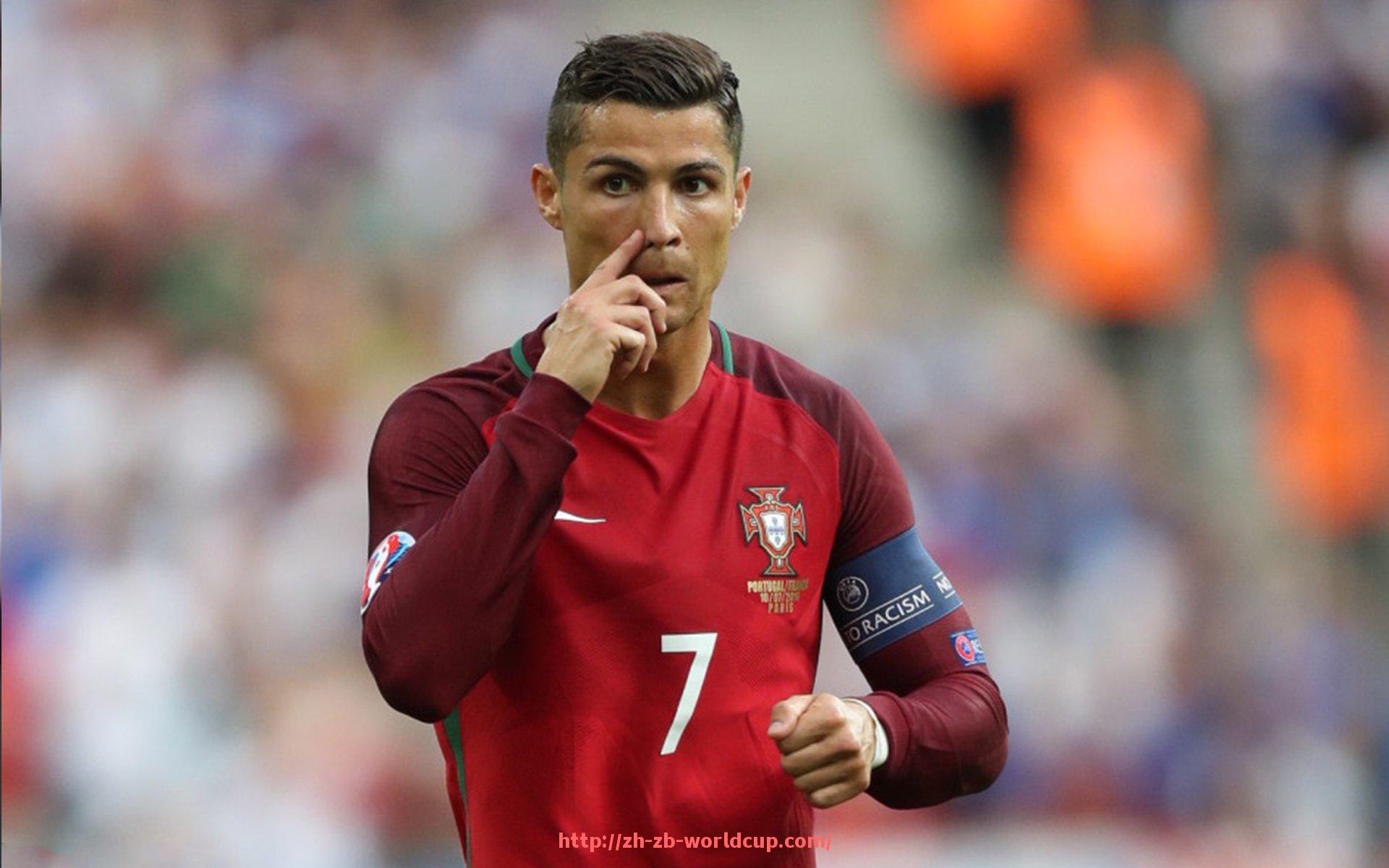 世俱杯直播-世俱杯历届比赛现场照片集：赛场氛围与球迷热情记录