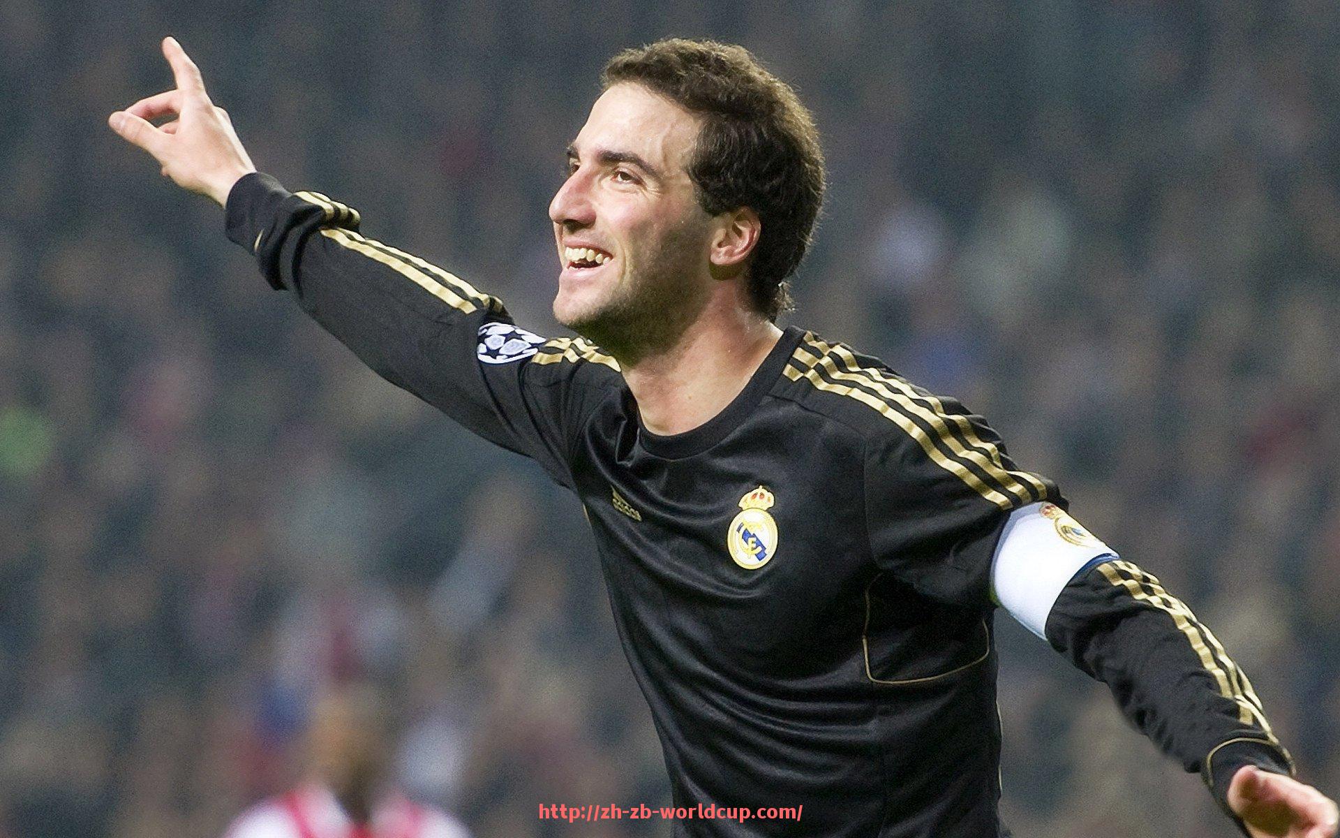 世俱杯直播-日本球员在英超踢球的成功经验与发展历程